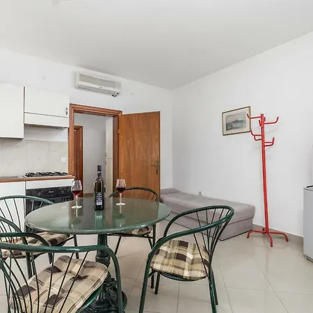 Nada Apartment Kraljevica